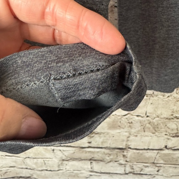 Rhone Men's Gray Versatility Perforated Yoke 1/4 Zip Training Long Sleeve L/XL - Picture 2 of 10